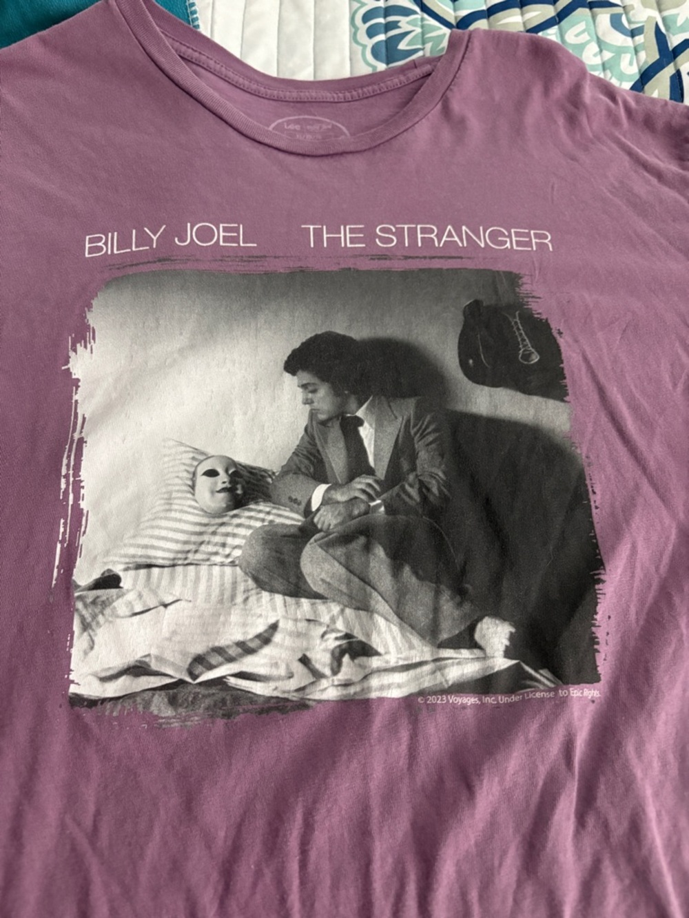 Lee Men's Short Sleeve Billy Joel 'The Stranger' Graphic Tee - Mauve